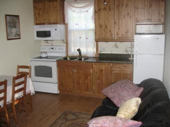 היאניס פורט Sea Breeze Inn חדר תמונה
