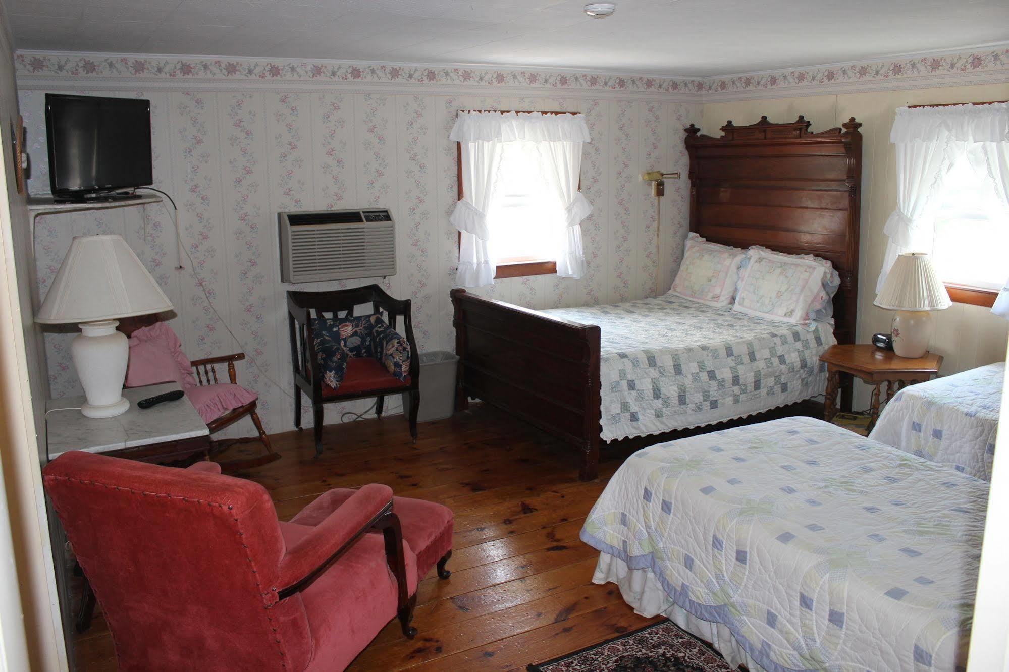היאניס פורט Sea Breeze Inn מראה חיצוני תמונה