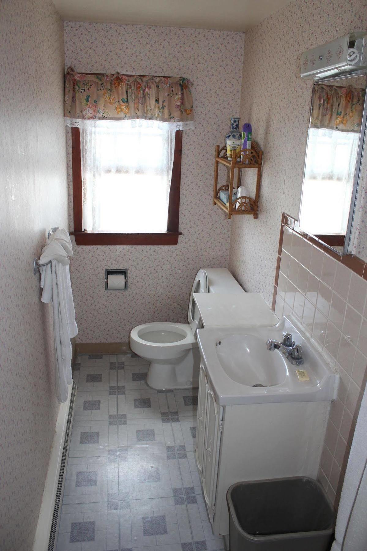 היאניס פורט Sea Breeze Inn מראה חיצוני תמונה