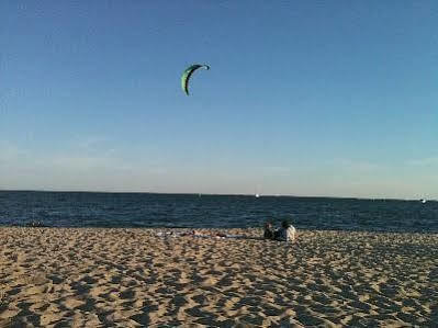היאניס פורט Sea Breeze Inn מראה חיצוני תמונה